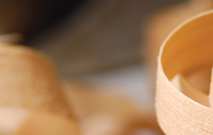 Création de ballons en bois...