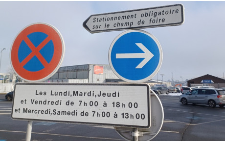Stationnement sur le parking de la Plaine des Sports...